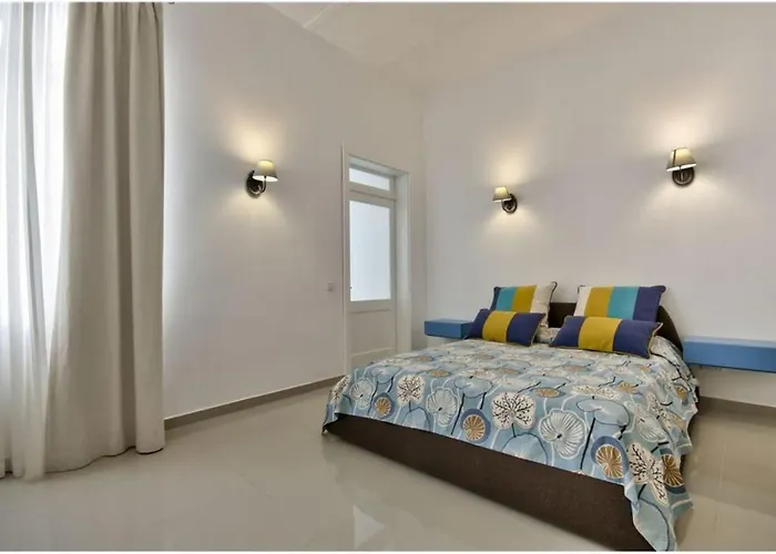 Four Bedroom Typical Maltese Townhouse - One Minute Away From The Seafront *