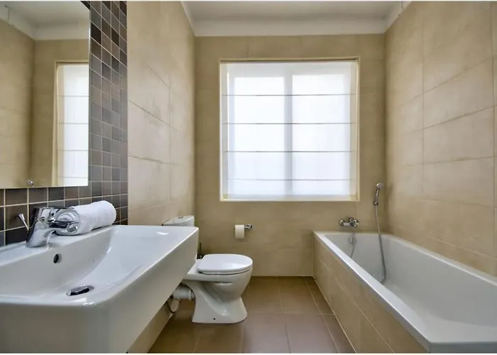 Casa vacanze Four Bedroom Typical Maltese Townhouse - One Minute Away From The Seafront Sliema