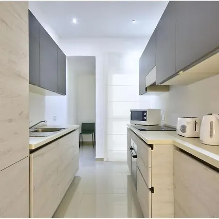 Four Bedroom Typical Maltese Townhouse - One Minute Away From The Seafront Sliema