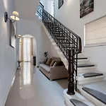 Four Bedroom Typical Maltese Townhouse - One Minute Away From The Seafront * סליאמה