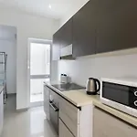 בית נופש Four Bedroom Typical Maltese Townhouse - One Minute Away From The Seafront *