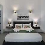 Four Bedroom Typical Maltese Townhouse - One Minute Away From The Seafront *