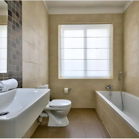 Prázdninový dům Four Bedroom Typical Maltese Townhouse - One Minute Away From The Seafront Sliema